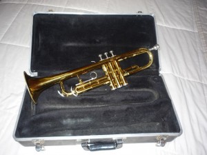 Osvaldo Anuncios gratis en San Miguel |  Vendo Trompeta King 600 Americana con boquilla 7c , buen estado, 70% del lacado