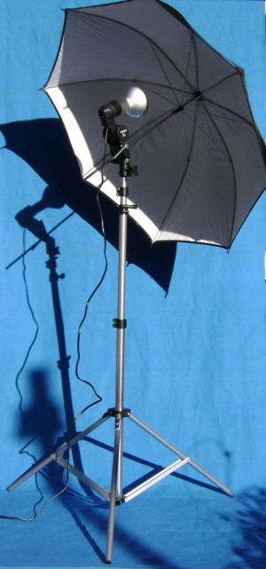 ANDREA FERNANDEZ Anuncios gratis en Concepci&oacute;n |  VENDO KIT ILUMINACION PROFESIONAL MANFROTTO, KIT DE CUATRO TRIPODES MANFROTTO, FOCOS Y PARAGUAS REFLECTORES