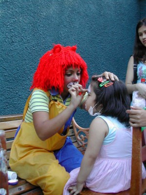 Alfa Eventos Cumplea&ntilde;os Anuncios gratis en La Reina |  Animaci&oacute;n de cumplea&ntilde;os payasitas lazy town pantomima titeres 22261874, Barney minnie mickey camas el&aacute;sticas inflables mesas y sillas 90385216