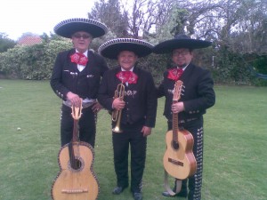 johnny luis Anuncios gratis en Providencia |  serenatas mariachis serenatas para todos sal y tequila, mariachis en vivo serenatas charros