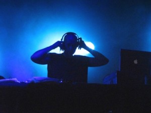 JOS&Etilde; OYARZ&Utilde;N FERN&Atilde;NDEZ Anuncios gratis en Santiago |  FIESTAS, EVENTOS, MATRIMONIOS, EMPRESAS COLEGIOS, MUSICA, AMPLIFICACION, DJ, ILUMINACION, FOTOGRAFIA, VIDEO, SHOW, ETC...