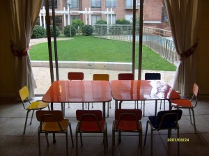  Anuncios gratis en Santiago |  MOBILIARIO PARA NI&Ntilde;OS Y ADULTOS-ANIMACION INFANTIL-VENTA DE DISFRACES , stephanie y princesa aurora .