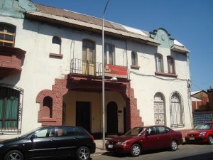 S&C Propiedades Anuncios gratis en Santiago |  OFICINA AMOBLADA STGO. CENTRO SECTOR R. CUMMING - HUERFANOS, VALOR $ 700.000 Mensuales
