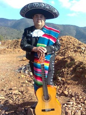 ALEJO ALLENDE ORELLANA  Anuncios gratis en Recoleta |  ALEJO ALLENDE ,EL CHARRO QUE CANTA BONITO 97181780 MARIACHI PROFESIONAL, ALEGRE SUS FIESTAS FAMILIARES CON MARIACHIS,MARIACHI TECALITLAN EL MEJOR 