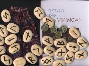 Runar56 Anuncios gratis en Algarrobo |  Runas Vikingas de madera ritualizada, con manual y bolsita, Hechas a mano