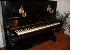 MARIA JOSE Anuncios gratis en Pe&ntilde;alol&eacute;n |  VENDO PIANO VERTICAL E GOLZ, CON MAS DE 120 A&Ntilde;OS DE ANTIGUEDAD