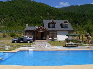 LILIANA DEL CARMEN FERNANDEZ RIFFO Anuncios gratis en  HERMOSA CABA&Ntilde;A PARA TUS VACACIONES  COMPLETAMENTE EQUIPADA  CERCA VOLCAN ANTUCO, COMPLETAMENTE EQUIPADA PARA 10 PERSONAS  PISCINA  5 X 11 MTS 