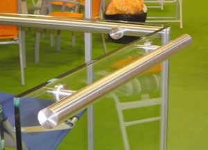 Francisco Villouta Anuncios gratis en Independencia |  vitrinas, barandas de cristal, puertas protex, pisos de cristal, lucarnas, quicios hidraulicos, tiradores protex