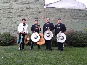 johnny luis Anuncios gratis en Recoleta |  mariachis en la zona norte de santiago mariachis, 4X$50.000. sal y tequila 02-6388358 / 7-6260519