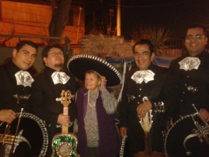 johnny luis Anuncios gratis en Maip&uacute; |  Mariachis en maipu regala serenatas dia de la madre, Sal y tequila 4 x $60.000. 2-7631198 / 7-6260519