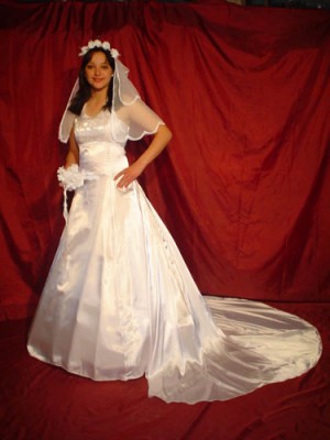 Ema Anuncios gratis en Pe&ntilde;alol&eacute;n |  Vestidos de novia a medidas, vestidos de novia, madrinas, pajes, galas, fiestas, etc.