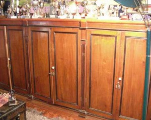 pascuala Anuncios gratis en Maip&uacute; |  Muebles antiguos de madera, Oportunidad  colecion&iacute;stas, Se venden 2 muebles antiguos solo para casas grandes Hoteles decoraci&oacute;n