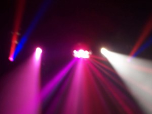 iluminacion laser Anuncios gratis en Santiago |  Arriendo luces para fiestas maquina de humo maquina de espuma luces de colo, Arriendo luces para fiestas maquina de humo maquina de espuma luces de colo