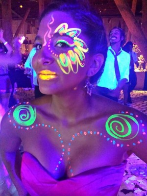 La Maquilleria estudio  Anuncios gratis en Vi&ntilde;a del Mar |  Servicio de maquillaje fluor en fiestas, matrimonios,  fiestas de 15, Cotillon fluor, maquillaje fluor en tu matrimonio