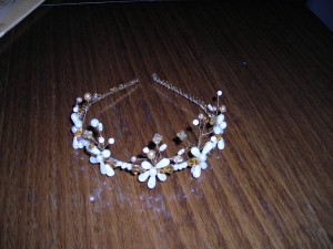 Nelly Guti&eacute;rrez G. Anuncios gratis en Maip&uacute; |  Tiaras tocados y coronas para novias en pedrer&iacute;a., Taller de novedades